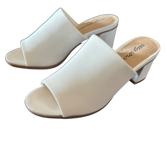 Easy Street Carmella Stretch Block Heeled Mule Open Toe NEW Size 6 WIDE - Picture 2 of 11